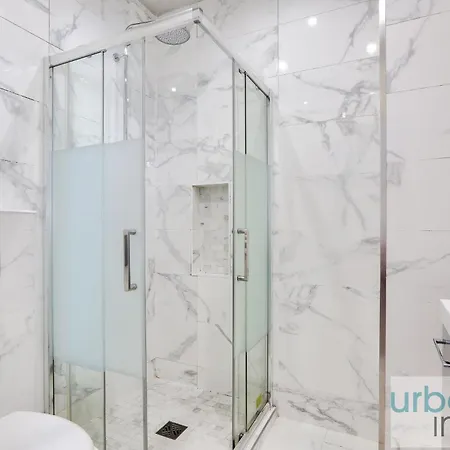 Urbanflat 44 - 2 - En Pleins Centre Apartment *